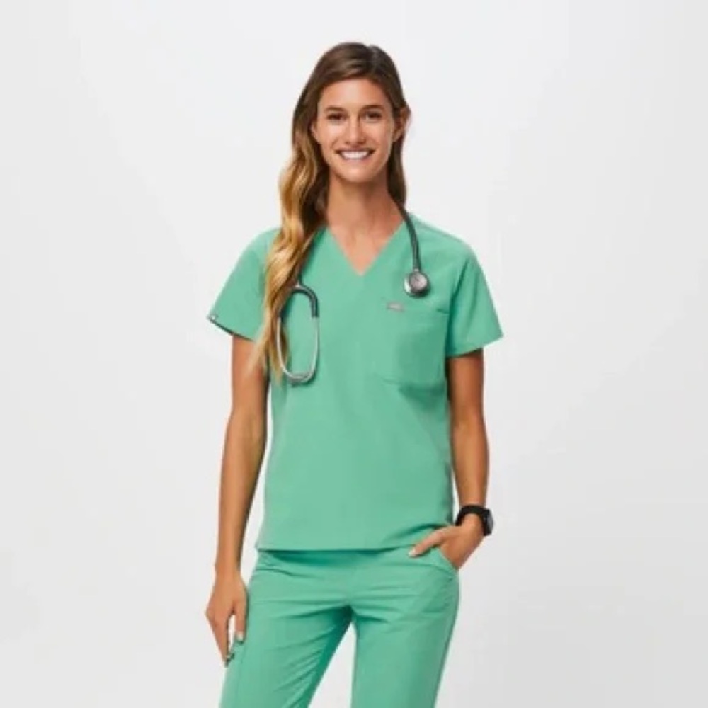 Figs surgical green scrubs size S like new